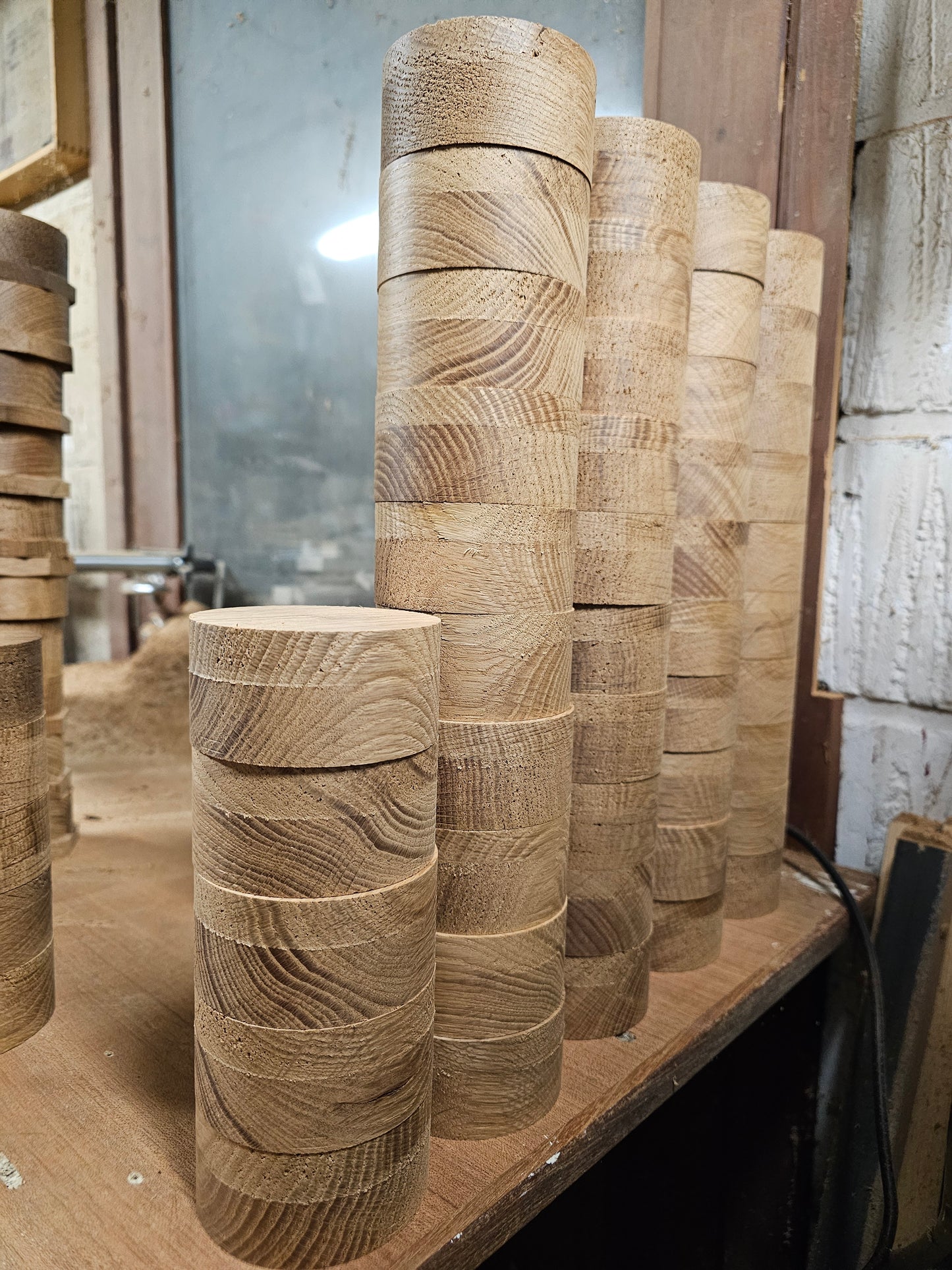 Eos - candlestick in recycled oak wood