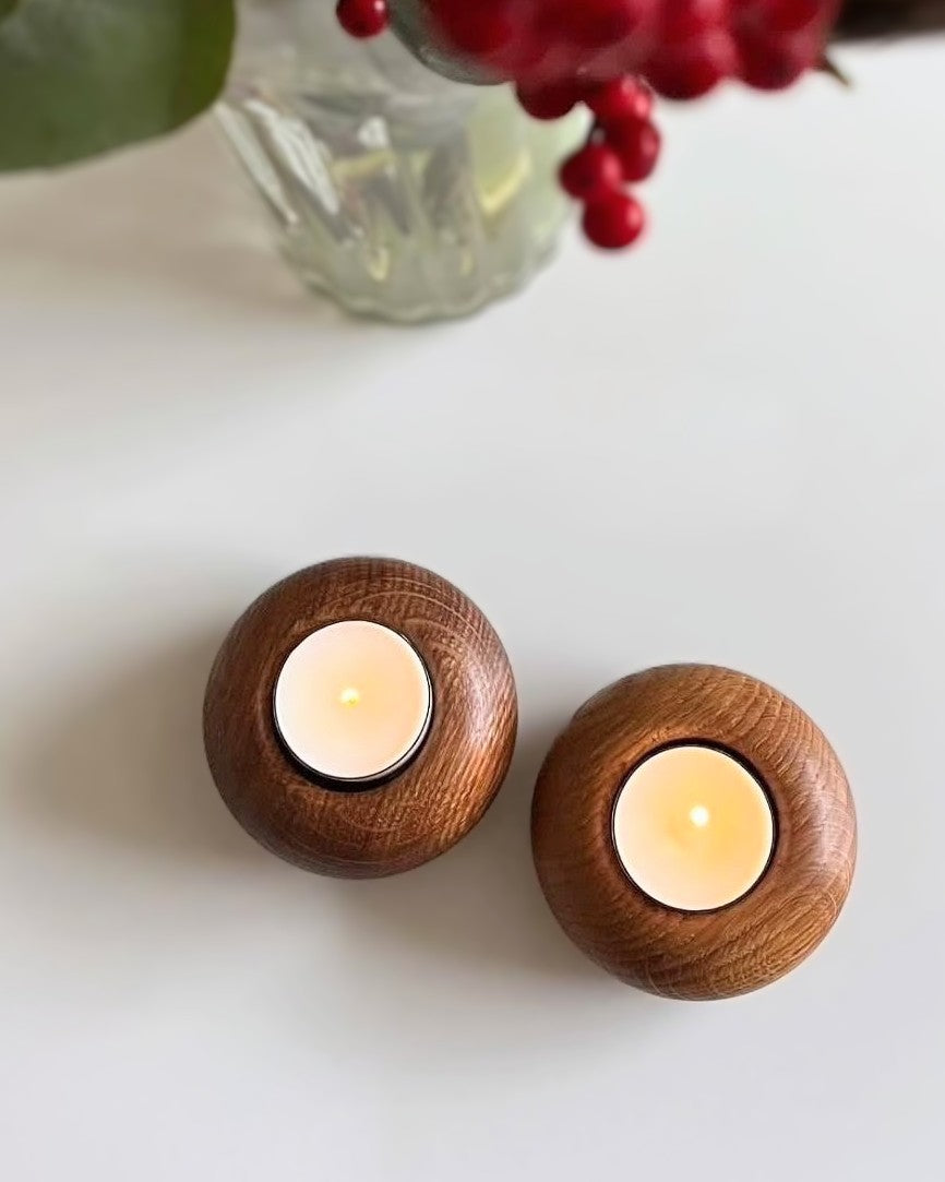 Eos - candlestick in recycled oak wood